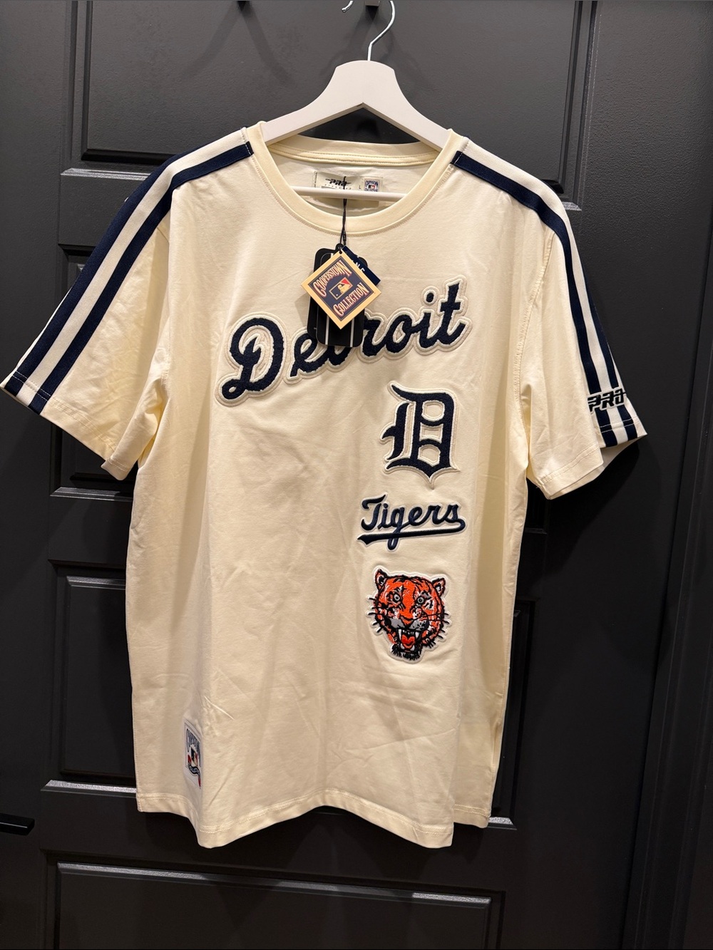 Pro Standard Detroit Tigers Retro Classic Cream Tee with Navy Details